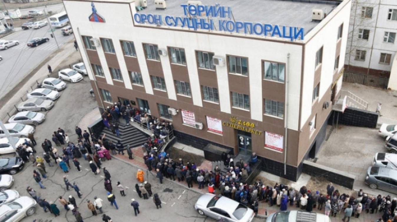 ТОСК-аас буруу гараар гарсан орон сууц хэний бизнес байв..?