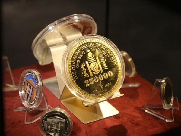 Монголбанкны Эрдэнэсийн сангийн дэргэд “Мөнгөн тэмдэгтийн танхим” нээгдлээ