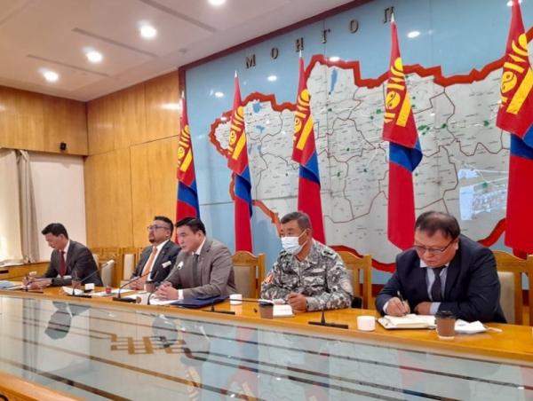 Аймгийн Засаг дарга нартай цахим уулзалт хийв