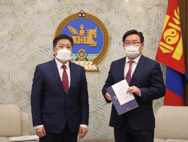 Төрөөс мөнгөний бодлогын талаар 2022 онд баримтлах үндсэн чиглэлийн төслийг УИХ-д өргөн барив