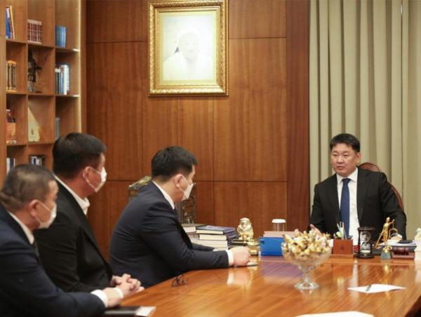 Ерөнхийлөгч У.Хүрэлсүх Монголын үндэсний бөхийн холбооны удирдлагуудыг хүлээн авч уулзав