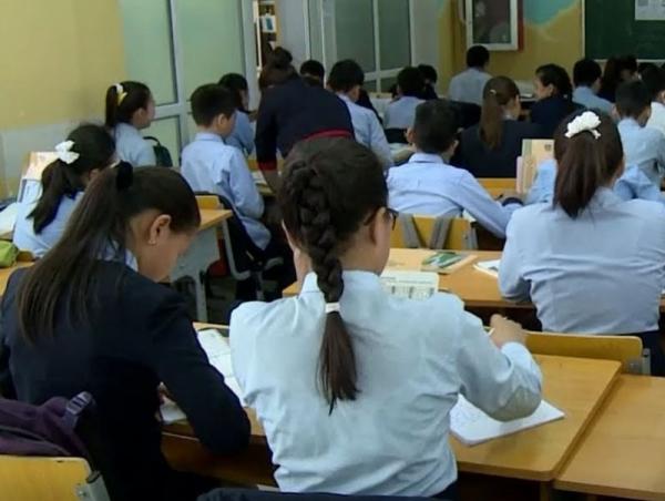 Нийслэлийн ерөнхий боловсролын зарим сургуулийн хичээл эхлэх цагт өөрчлөлт оруулах асуудлаар санал авч эхэллээ