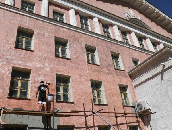 Дуурь бүжгийн эрдмийн театрын барилгын их засварын ажил үргэлжилж байна