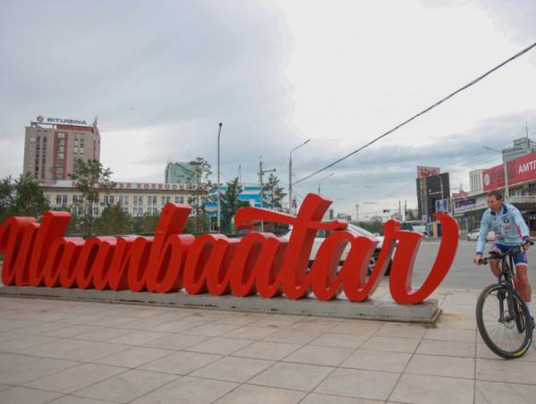 Германы тамирчин Гиидо Кунзе Монголд дугуйгаар аялж, Гиннесийн амжилтыг тогтооно