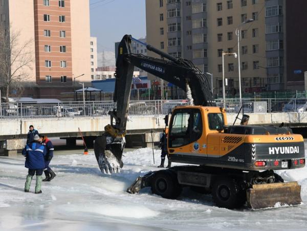 Сэлбэ голын гүнд суваг нээж, урсгалыг сайжруулахаар ажиллаж байна