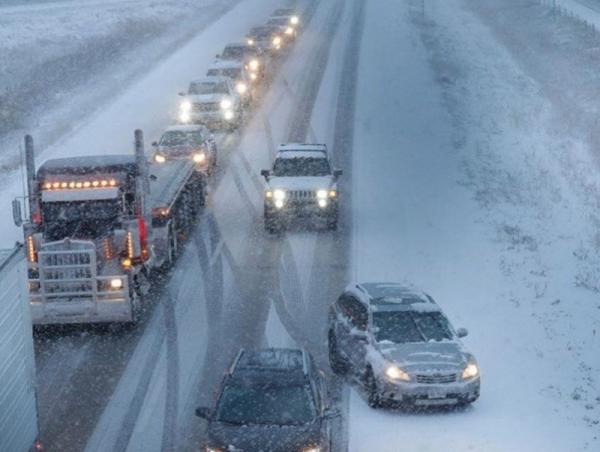 АНУ-ын зүүн хойд бүс нутгаар их хэмжээний цас орж, дөрвөн хүн амь насаа алджээ