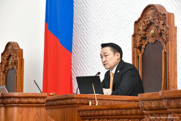 Улс төрийн намын тухай хуулийг дагаж мөрдөх журамд өөрчлөлт оруулах асуудлыг хэлэлцлээ