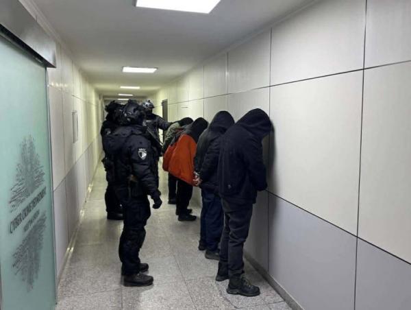 Солонгосын 3 иргэн Монголын 9 иргэнтэй бүлэглэн хууль бус мөрийтэй тоглоом зохион байгуулж байсныг илрүүлжээ