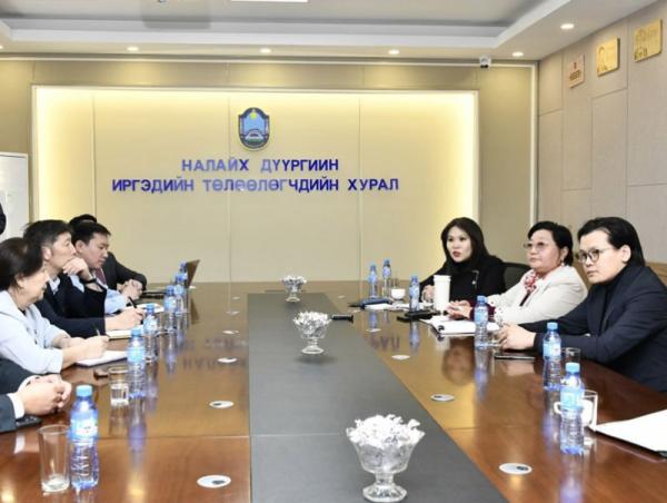 Ажлын хэсгийн гишүүд Хог хаягдлын тухай хуулийн хэрэгжилт, дахин боловсруулах үйлдвэрийн үйл ажиллагаатай танилцлаа