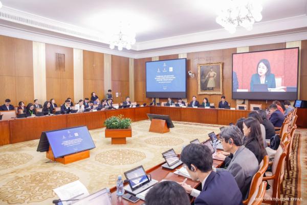 Хувийн эрх зүйн &ldquo;Үндсэн хууль&rdquo;-ийн шинэчлэлээр хүний эрх, бизнесийн орчныг эрүүлжүүлэн чөлөөлөхийг УИХ-ын дарга уриаллаа