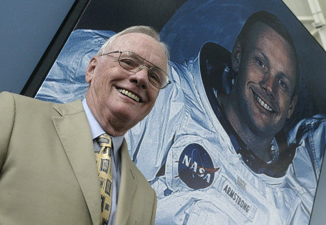 Саран дээр буусан америкийн анхны сансрын нисгэгч Нил Армстронг 83 настай таалал төгсөв