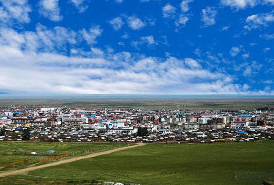 “Интернэт бидний амьдралд” сэдэвт сургалт, илтгэлийн уралдаан зохион байгууллаа