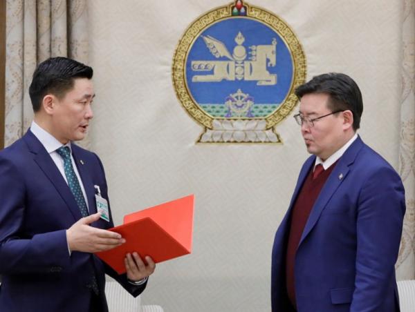 Сургалтын зээл олгох, төлүүлэх, хөнгөлөх, чөлөөлөх, хүчингүй болгох журмын талаарх Тогтоолын төсөл өргөн барилаа