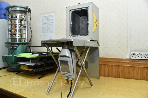 Байгаль хамгаалагчдыг цацрагийн аюулаас хамгаалах хайрцаг бүтээжээ