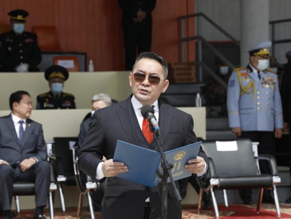 Ерөнхийлөгч Х.Баттулга зарим анги, байгууллага болон энхийг сахиулагчдад төрийн одон, медаль гардууллаа