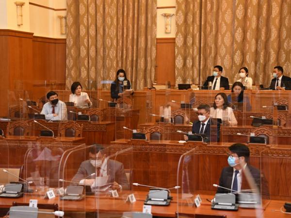 Нийслэл Улаанбаатар хотын эрх зүйн байдлыг хуулийн шинэчилсэн найруулгаар зохицуулахыг дэмжлээ