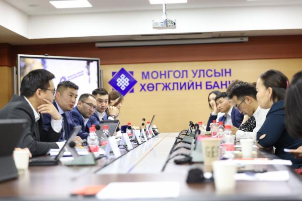 Эдийн засгийн сэтгүүлчдэд зээлийн эргэн төлөлтийн талаар мэдээлэл өгөв