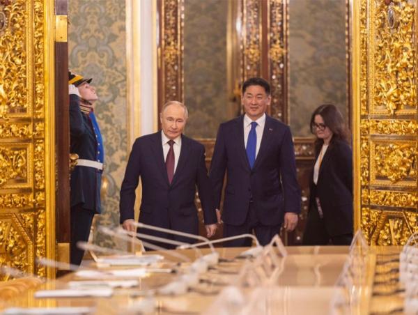 Монгол Улсын Ерөнхийлөгч У.Хүрэлсүх, ОХУ-ын Ерөнхийлөгч В.В.Путин нар албан ёсны уулзалт хийлээ