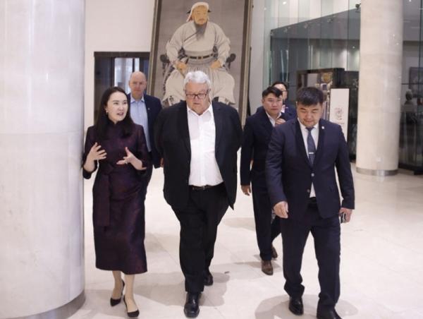 Шинэ Зеланд Улсын Парламентын Төлөөлөгчдийн танхимын дарга Жерард Браунли “Чингис хаан” Үндэсний музейд зочиллоо