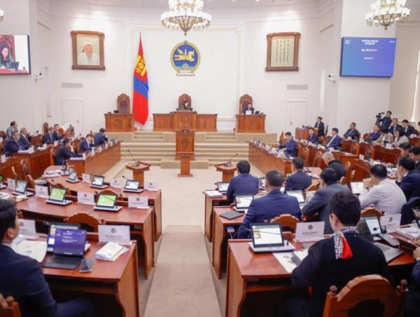 Монгол Улсын  ирэх оны төсвийн төслүүдийг хэлэлцэж эхэллээ