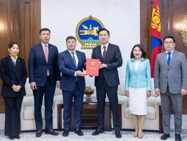 Хувийн нэмэлт тэтгэврийн тухай анхдагч хуулийн төслийг өргөн мэдүүлэв