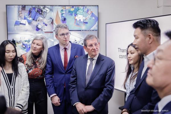 Люксембургийн төлөөлөгчид Зүрх судасны Үндэсний төв байгуулах төслийн явцтай танилцлаа