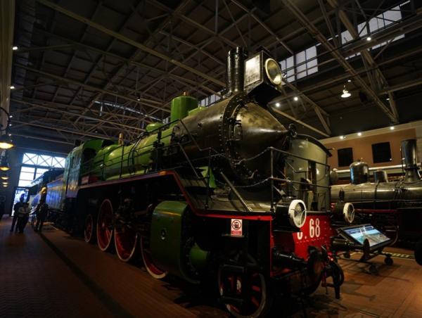 &ldquo;Олон улсын тээвэр, логистикийн форум&rdquo;-д оролцогчид Санкт-Петербург хотын төмөр замын музейтэй танилцлаа