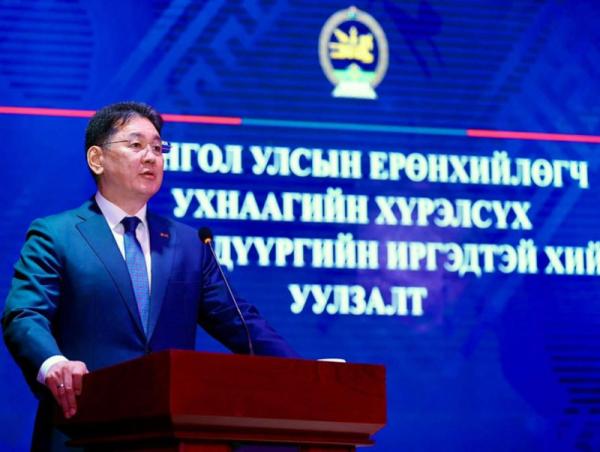 Ерөнхийлөгч У.Хүрэлсүх Налайх дүүрэгт ажиллаж байна