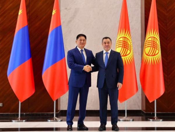 Ерөнхийлөгч У.Хүрэлсүх Киргизийн Ерөнхийлөгч С.Жапаровтай уулзлаа